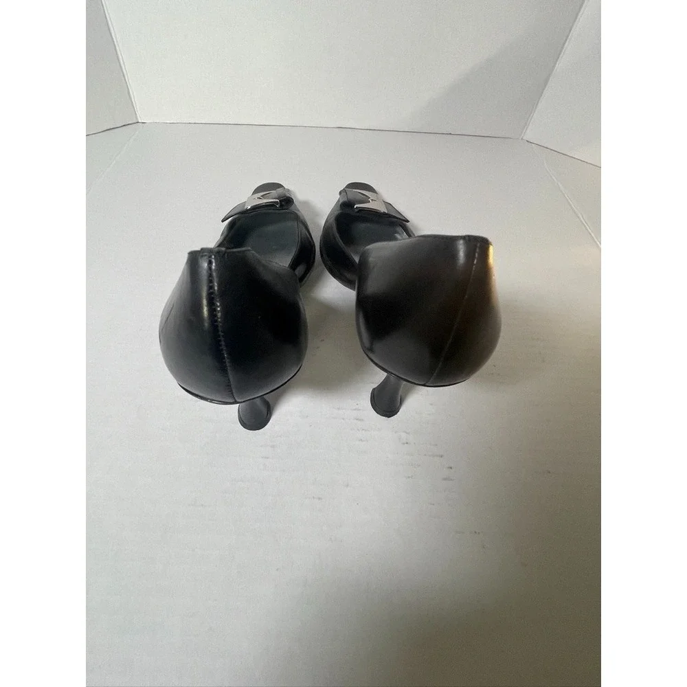 Ladies BCBGirls Black Buckle Pump Size 8B